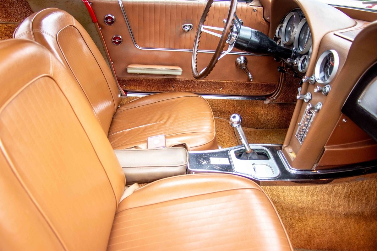 Chevrolet-Corvette-1964-32