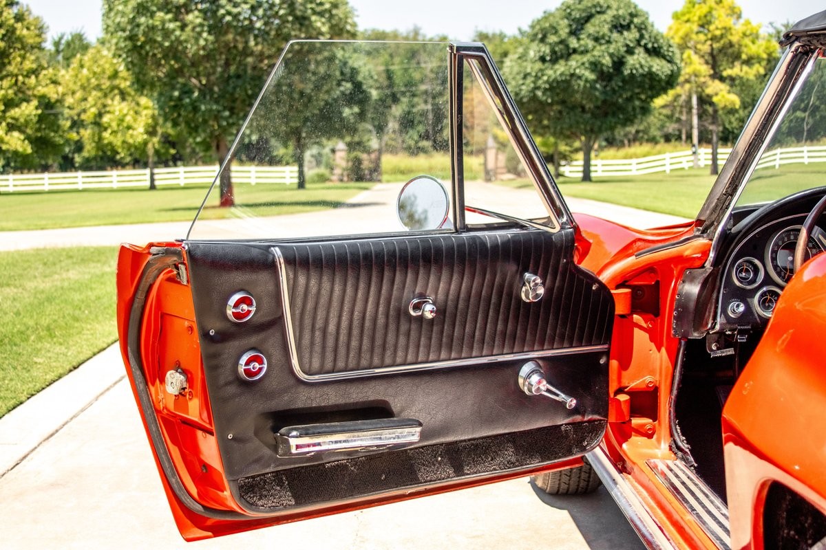 Chevrolet-Corvette-1964-Convertible-16