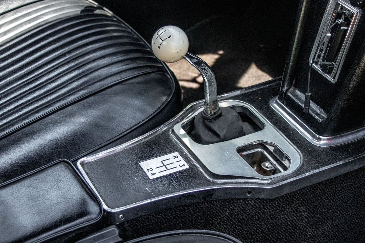 Chevrolet-Corvette-1964-Convertible-26