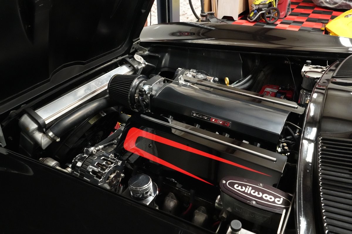 Chevrolet-Corvette-1964-Convertible-26