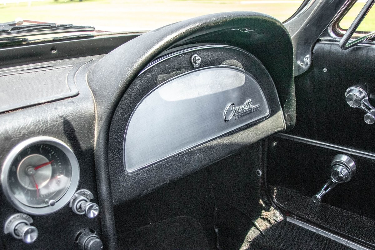 Chevrolet-Corvette-1964-Convertible-27