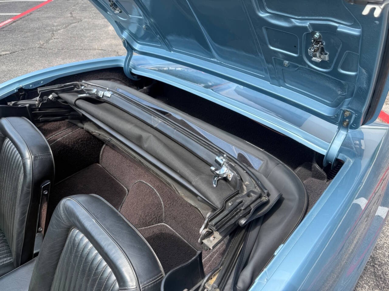 Chevrolet-Corvette-1964-Convertible-28