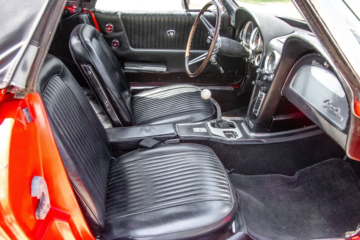 Chevrolet-Corvette-1964-Convertible-30