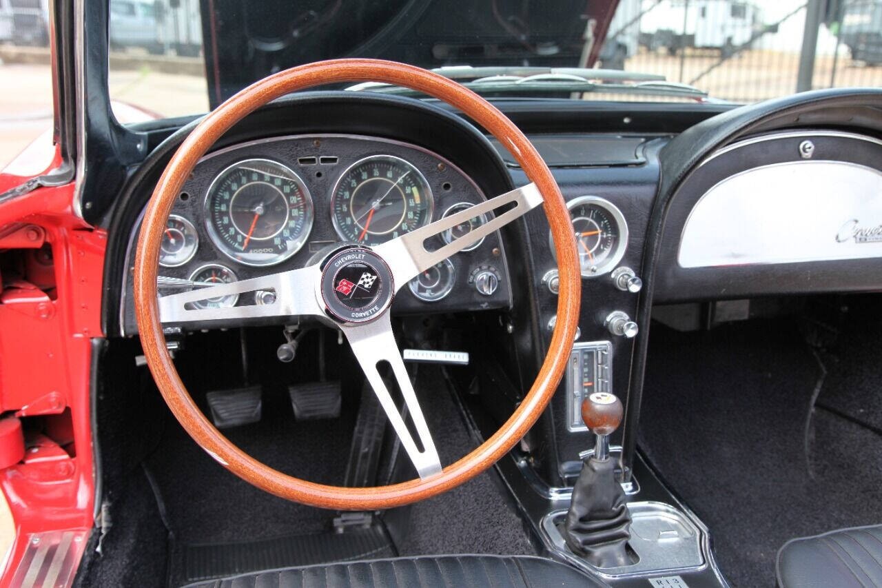 Chevrolet-Corvette-1964-Convertible-32