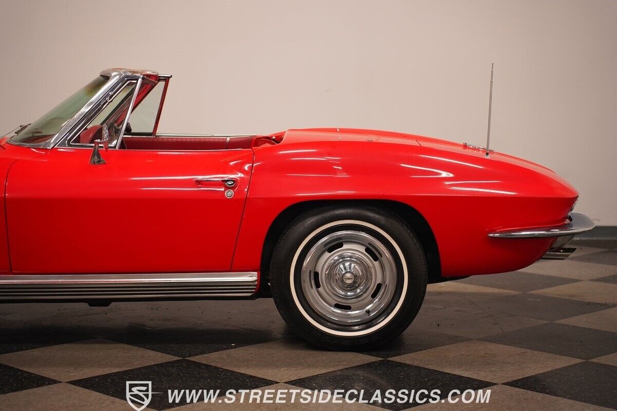 Chevrolet-Corvette-1964-Convertible-33