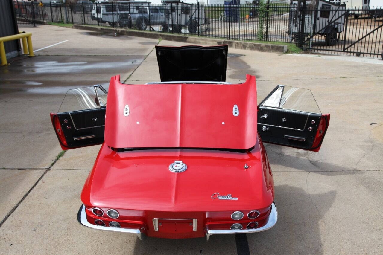 Chevrolet-Corvette-1964-Convertible-33