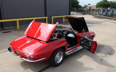 Chevrolet-Corvette-1964-Convertible-35