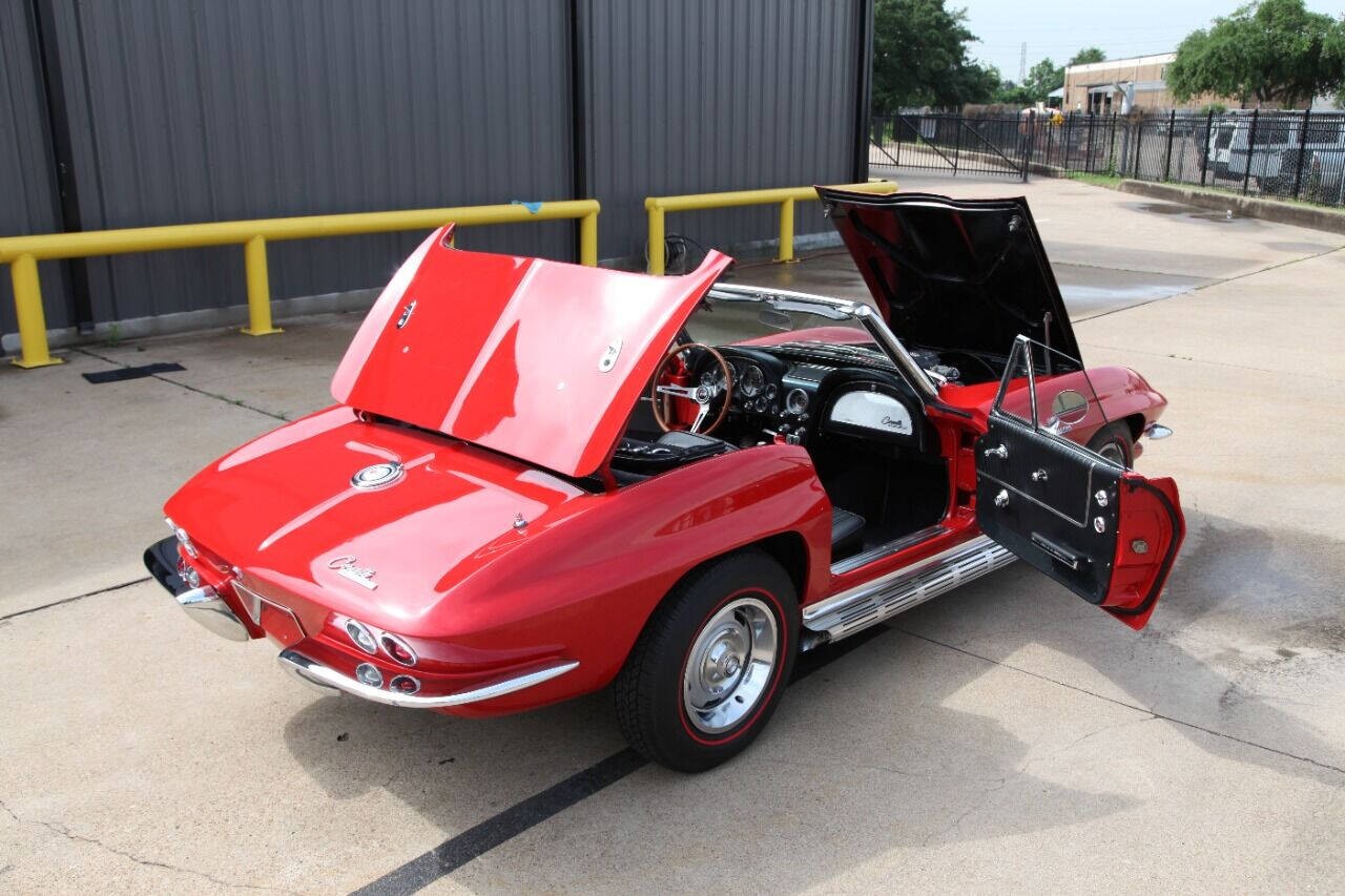 Chevrolet-Corvette-1964-Convertible-37