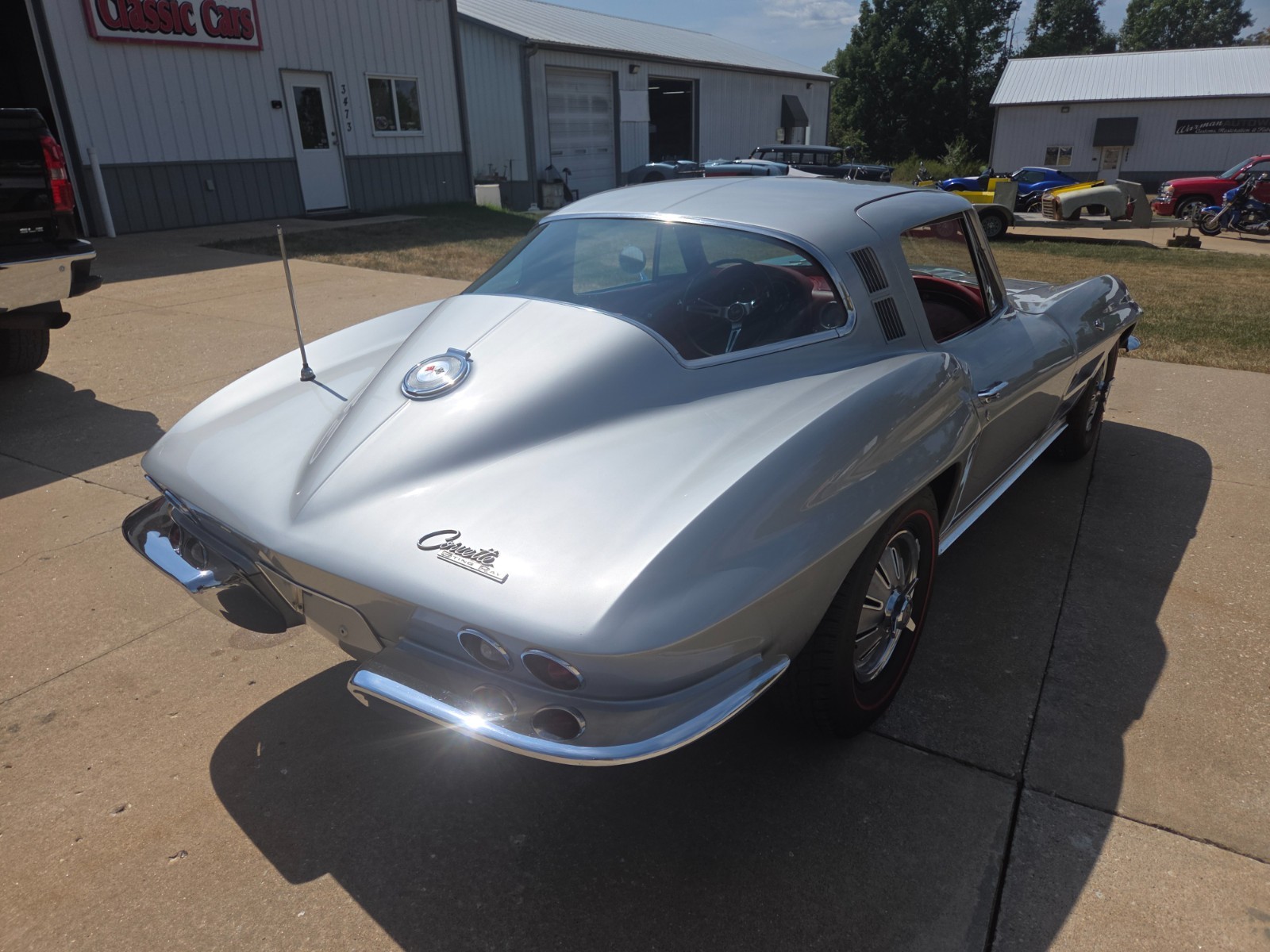 Chevrolet-Corvette-1964-Coupe-10