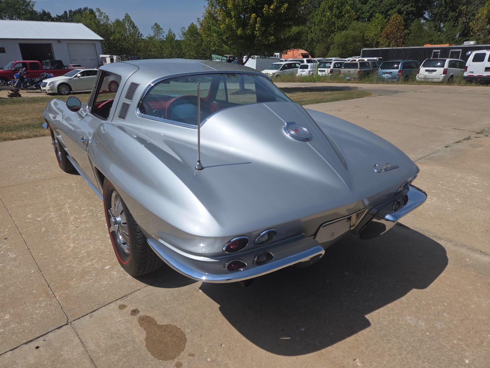 Chevrolet-Corvette-1964-Coupe-13