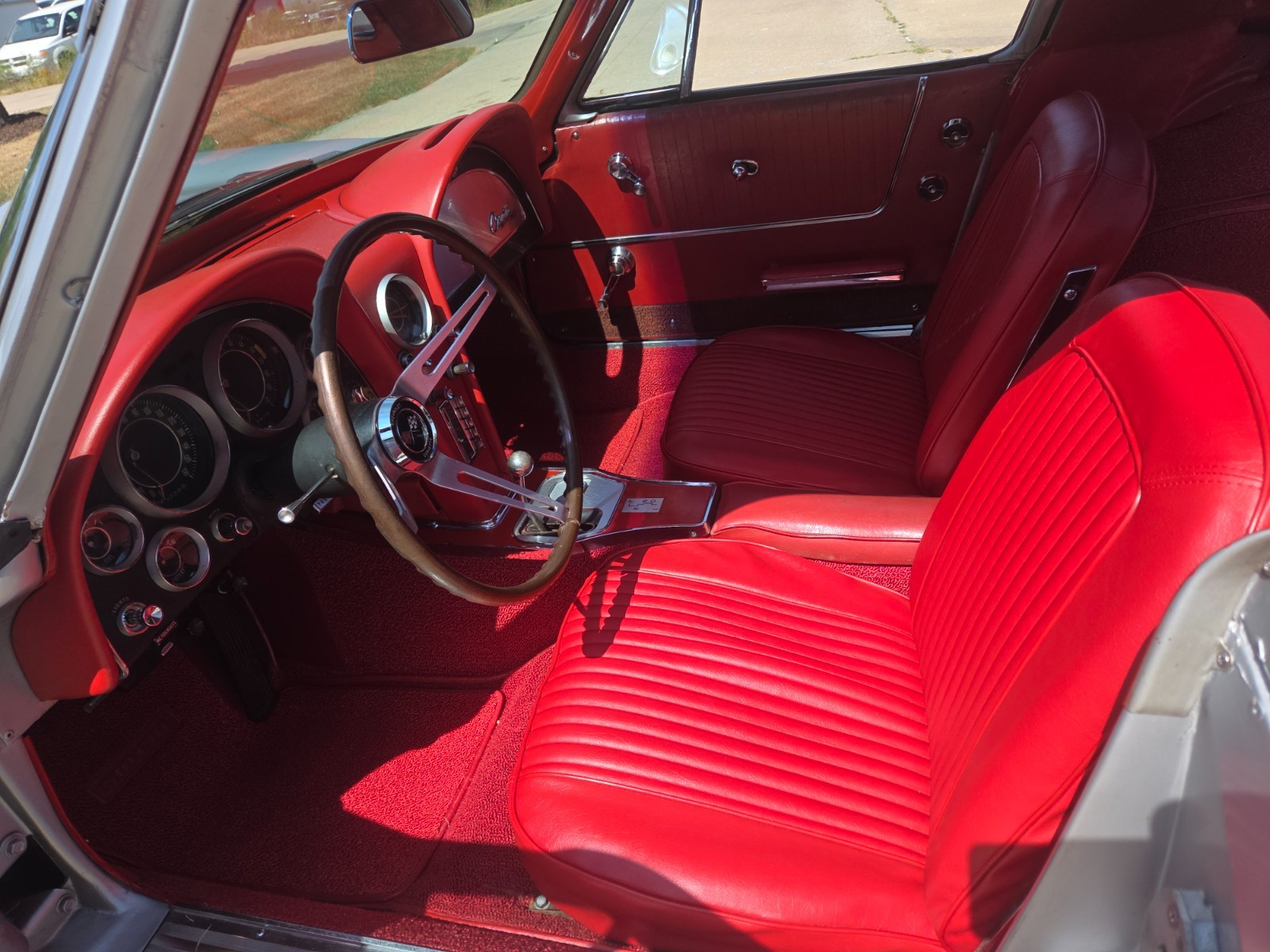 Chevrolet-Corvette-1964-Coupe-17