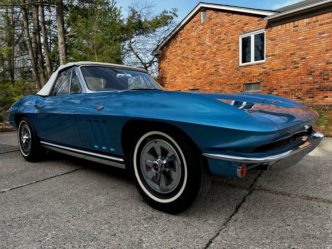 Chevrolet Corvette 1965 --