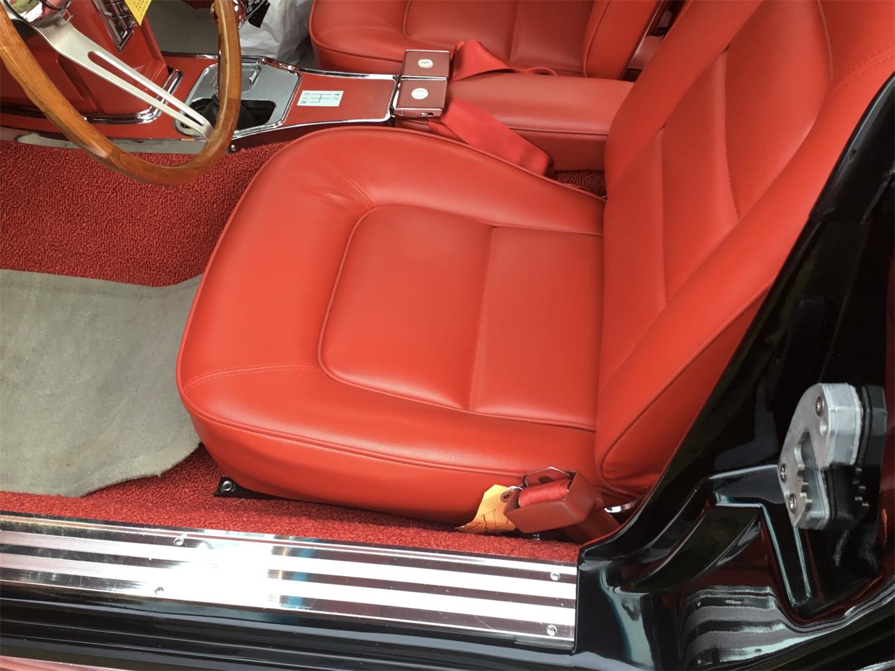 Chevrolet-Corvette-1965-Black-Red-17