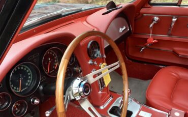 Chevrolet-Corvette-1965-Black-Red-19