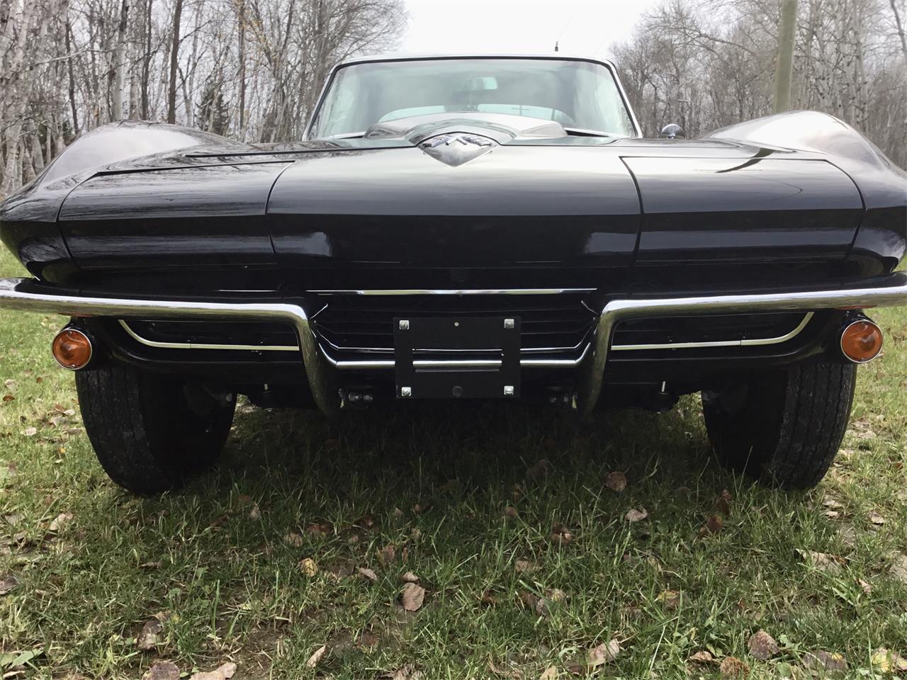 Chevrolet-Corvette-1965-Black-Red-2