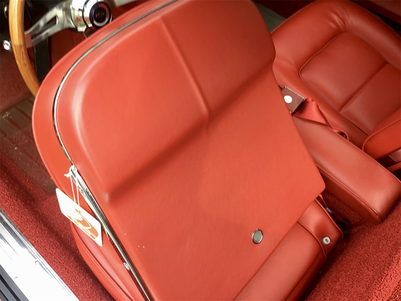 Chevrolet-Corvette-1965-Black-Red-24