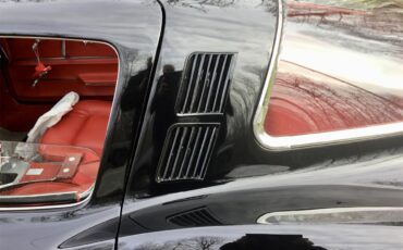 Chevrolet-Corvette-1965-Black-Red-5