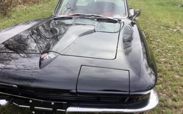 Chevrolet-Corvette-1965-Black-Red-61