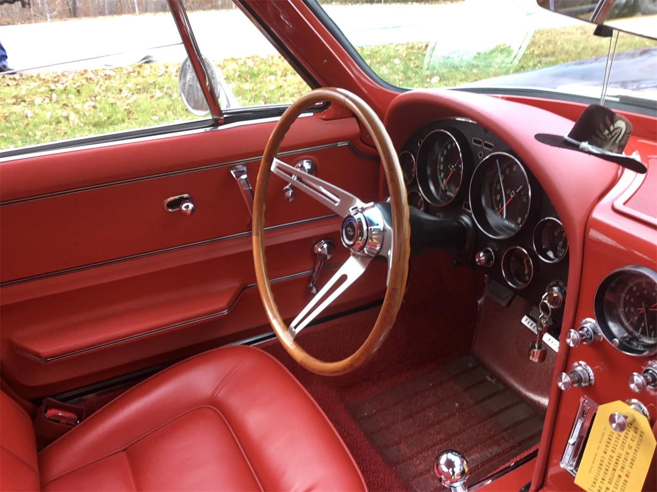 Chevrolet-Corvette-1965-Black-Red-64