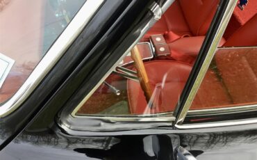 Chevrolet-Corvette-1965-Black-Red-8