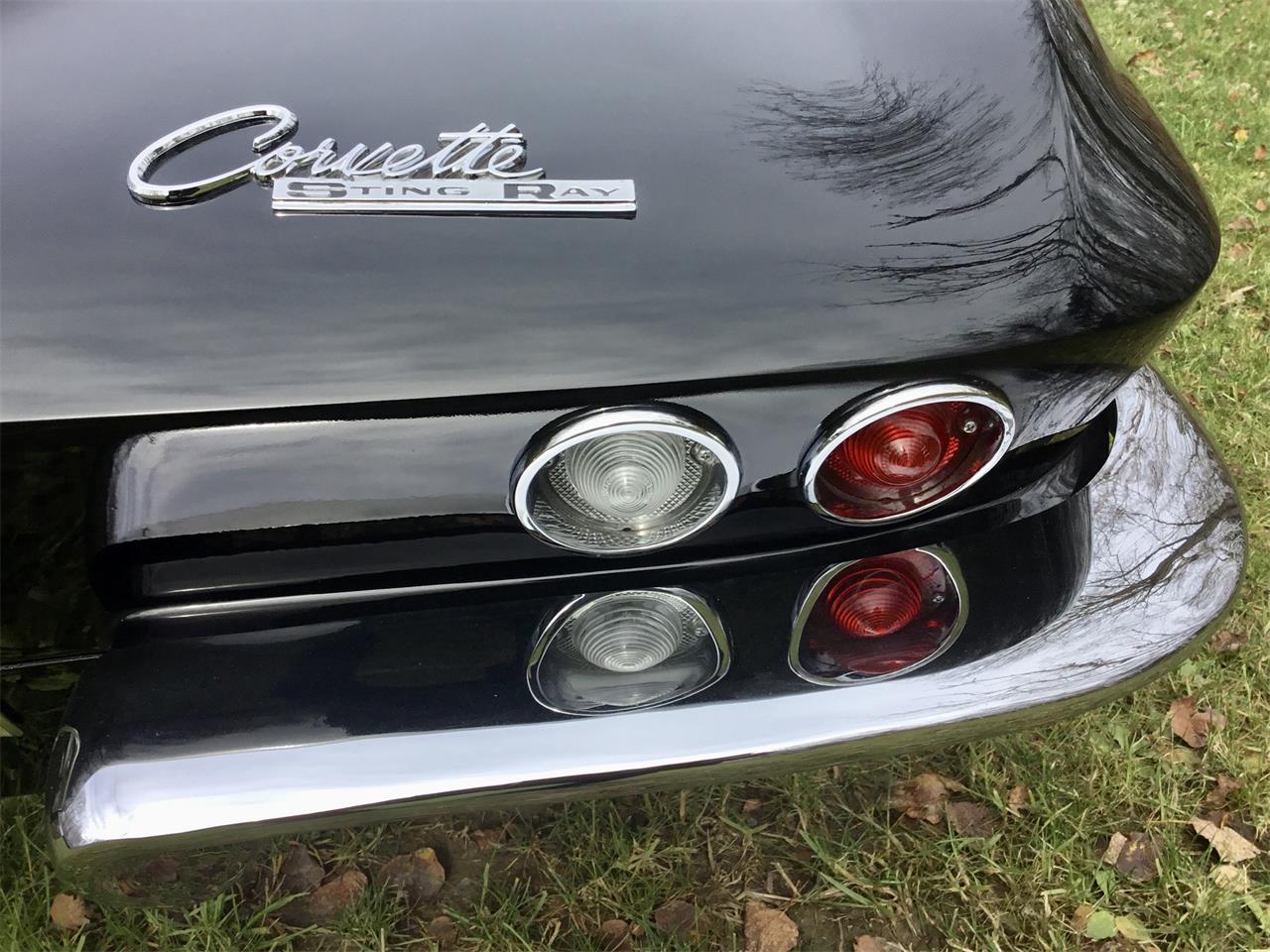 Chevrolet-Corvette-1965-Black-Red-91
