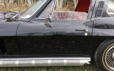 Chevrolet-Corvette-1965-Black-Red-92