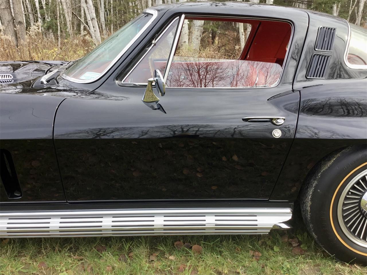 Chevrolet-Corvette-1965-Black-Red-92
