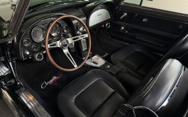Chevrolet-Corvette-1965-Convertible-1