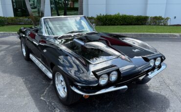Chevrolet-Corvette-1965-Convertible-10
