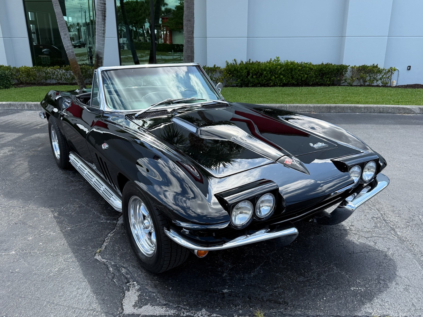 Chevrolet-Corvette-1965-Convertible-10