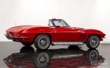 Chevrolet-Corvette-1965-Convertible-10