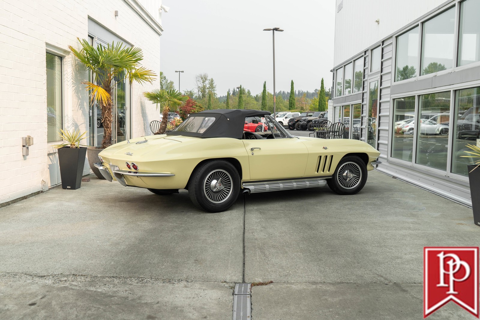 Chevrolet-Corvette-1965-Convertible-11