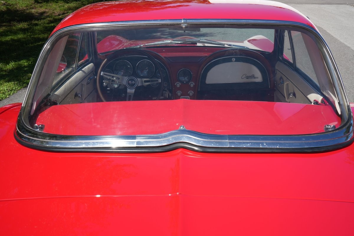 Chevrolet-Corvette-1965-Convertible-11