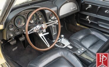 Chevrolet-Corvette-1965-Convertible-12