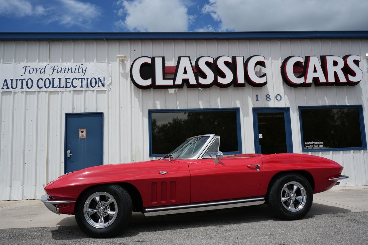 Chevrolet-Corvette-1965-Convertible
