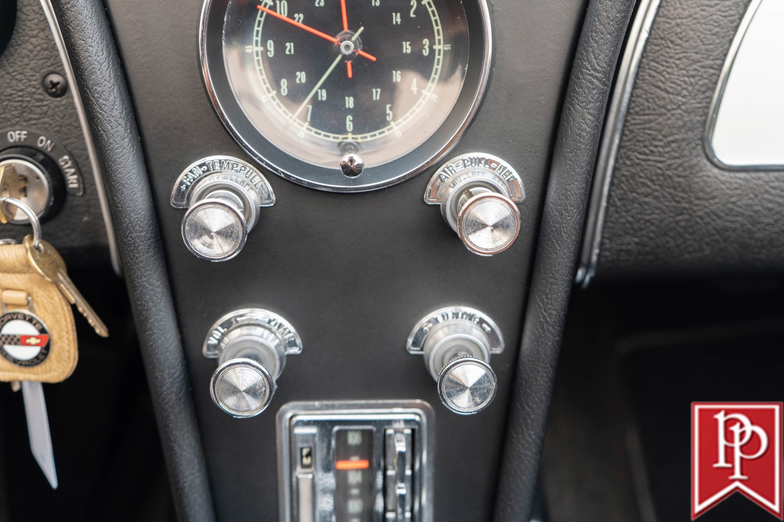 Chevrolet-Corvette-1965-Convertible-18