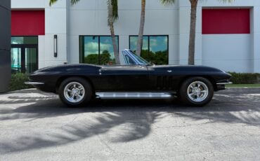 Chevrolet-Corvette-1965-Convertible-2