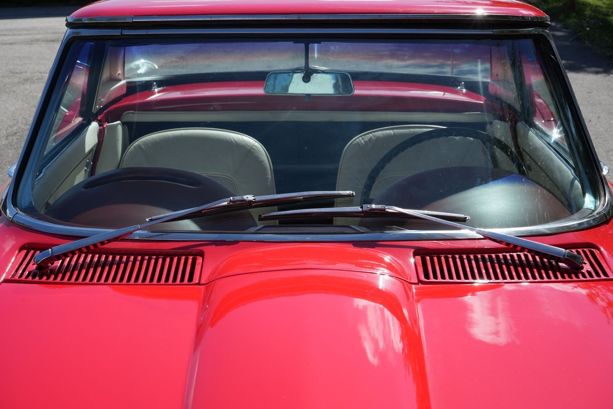 Chevrolet-Corvette-1965-Convertible-2