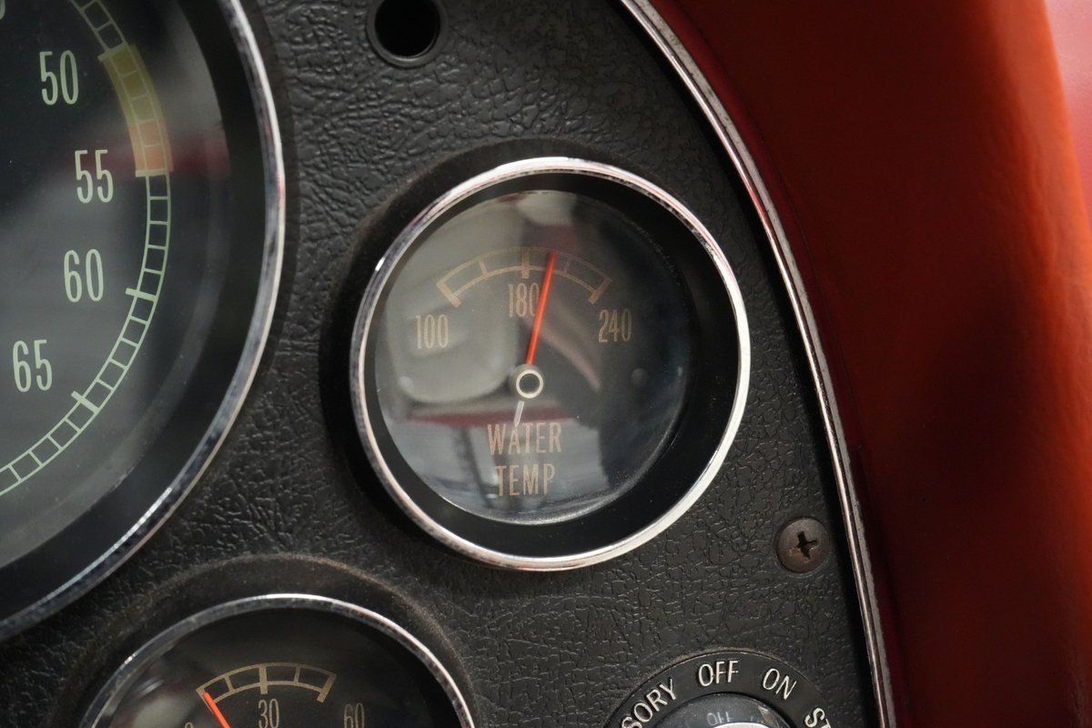 Chevrolet-Corvette-1965-Convertible-22