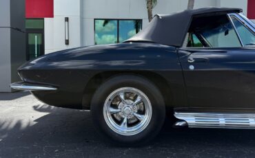 Chevrolet-Corvette-1965-Convertible-24