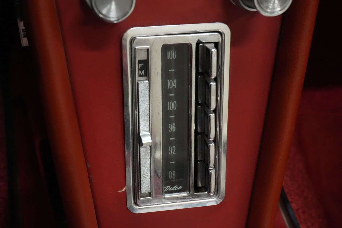 Chevrolet-Corvette-1965-Convertible-25