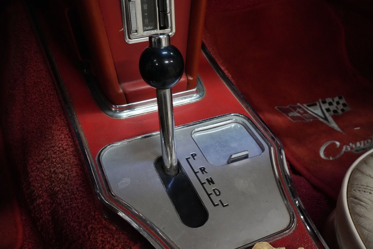 Chevrolet-Corvette-1965-Convertible-26