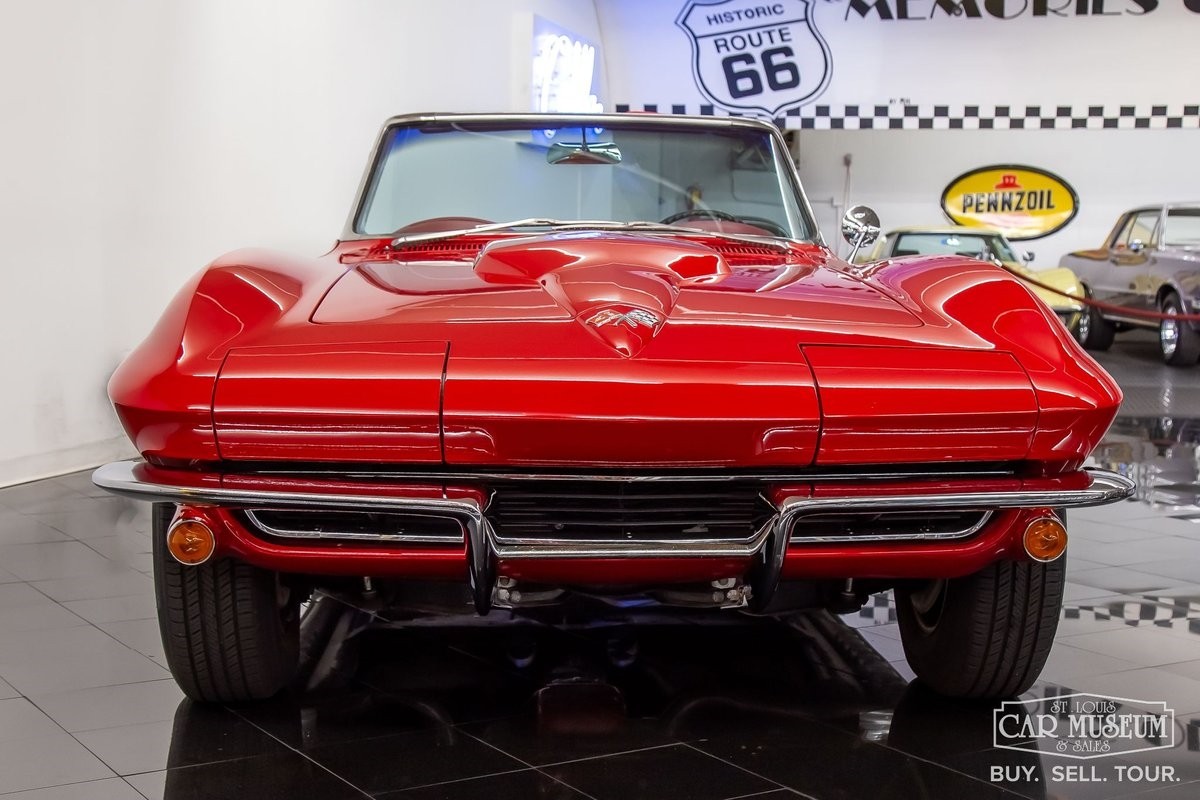 Chevrolet-Corvette-1965-Convertible-3