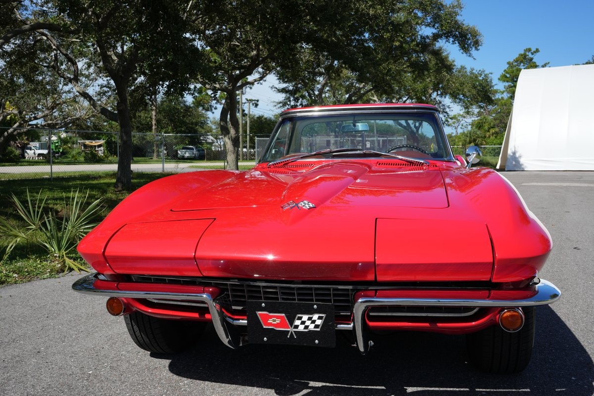 Chevrolet-Corvette-1965-Convertible-3