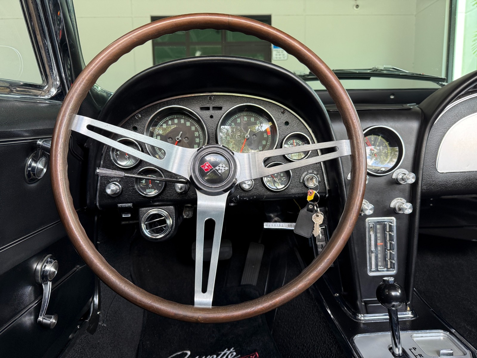 Chevrolet-Corvette-1965-Convertible-31