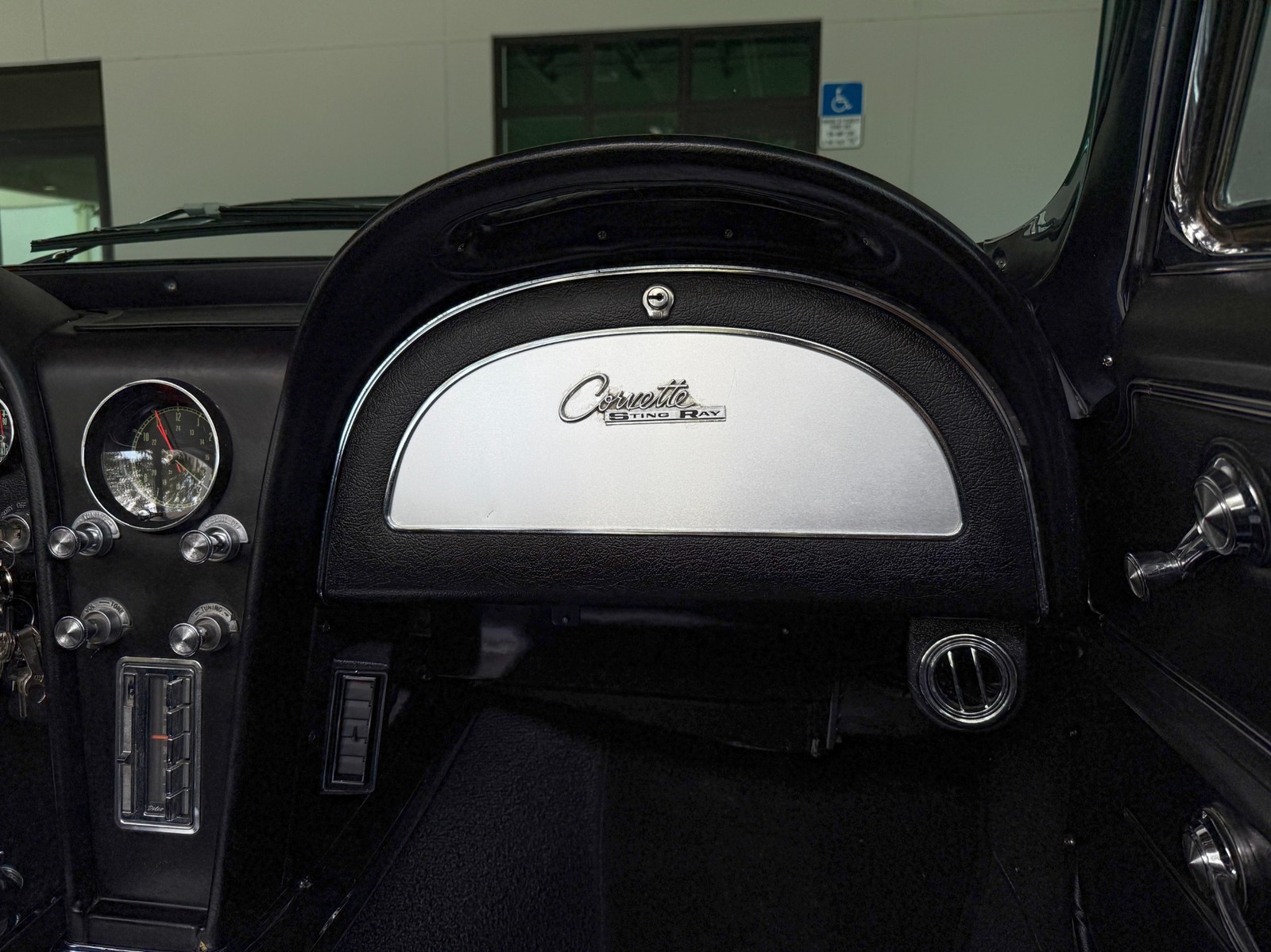 Chevrolet-Corvette-1965-Convertible-34
