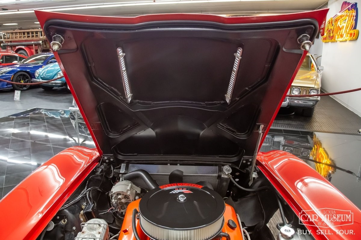 Chevrolet-Corvette-1965-Convertible-37