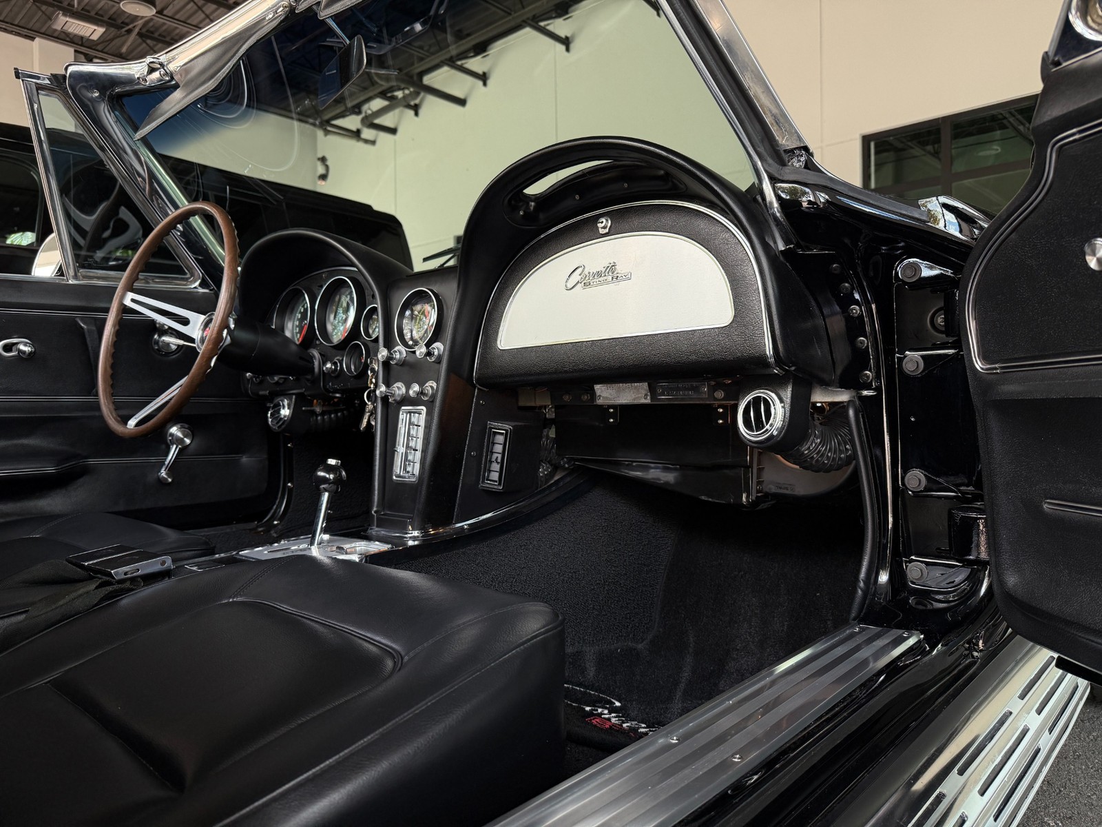 Chevrolet-Corvette-1965-Convertible-38