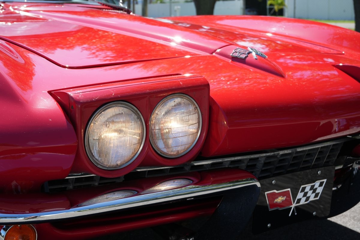 Chevrolet-Corvette-1965-Convertible-4