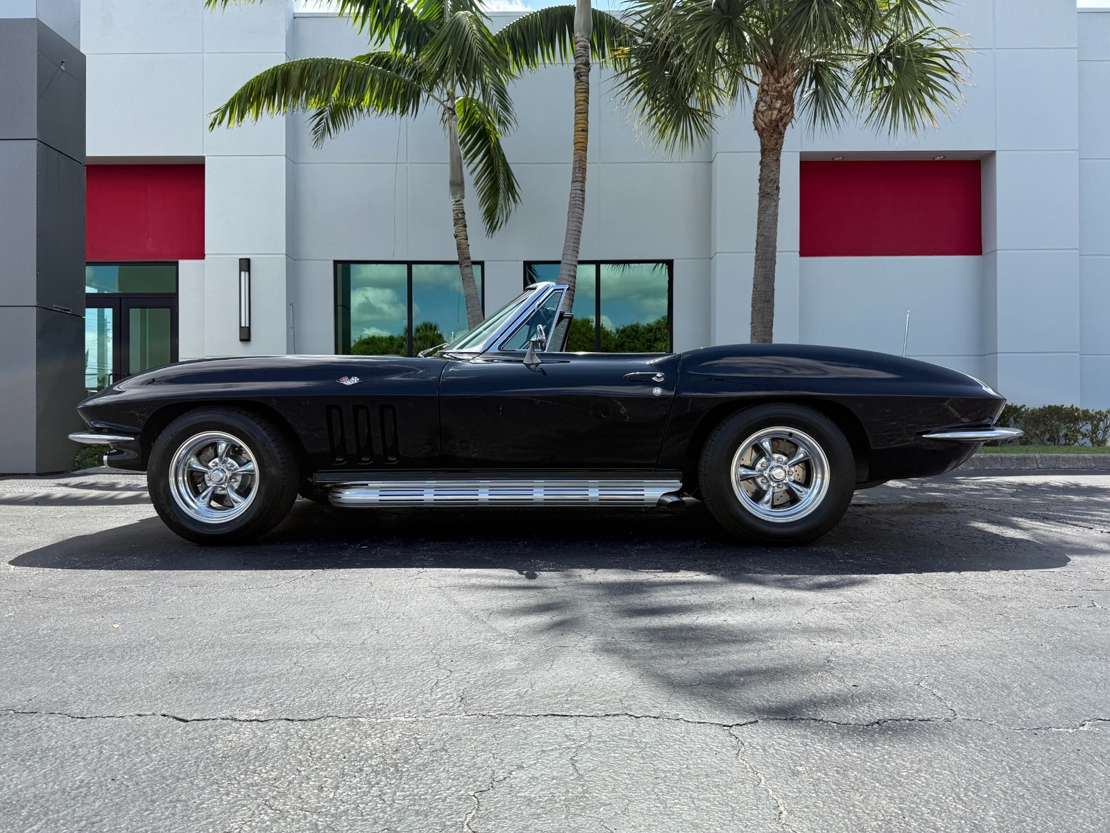 Chevrolet-Corvette-1965-Convertible-6